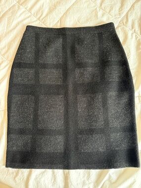 Eileen Fischer merino wool black and grey patterned skirt. Size XXS
